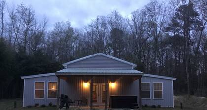 Secluded Retreat With hot tub ideal to fish and relax on private pond