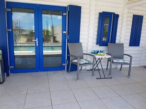 Property grounds - Stunning terraced Logcabin House with pool (Saint Martin)