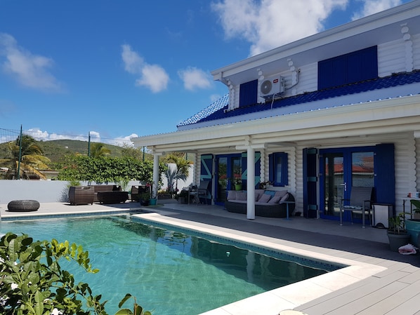 屋外プール、温水プール