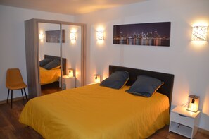 6 chambres, fer et planche à repasser, lit parapluie, Wi-Fi gratuit