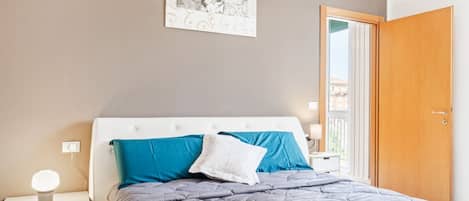 1 bedroom, iron/ironing board, Internet