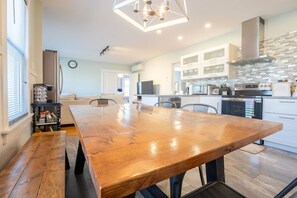 Fridge, microwave, oven, stovetop - Newly Renovated 2nd Floor Apt near USM (Portland)