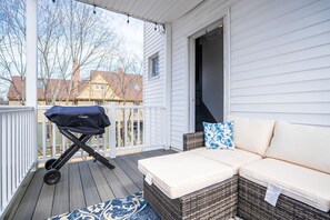 Terrace/patio - Newly Renovated 2nd Floor Apt near USM (Portland)