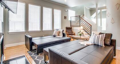 Grand Oak Lawn Town Home
