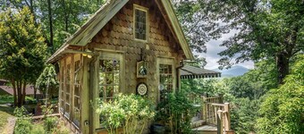 Badger's Den- Cozy Treetop Studio