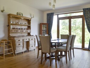 Dining - 3 bedroom accommodation in Carrbridge (Carrbridge)