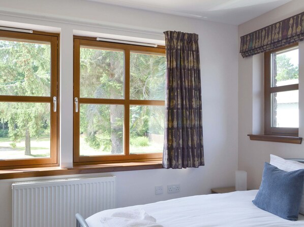 3 bedrooms, free WiFi, bed sheets