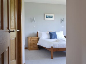 3 bedrooms, free WiFi, bed sheets - 3 bedroom accommodation in Carrbridge (Carrbridge)