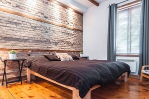 1 bedroom, iron/ironing board, WiFi, bed sheets - Le Tierra - Private Parking & Huge Backyard (Montréal)