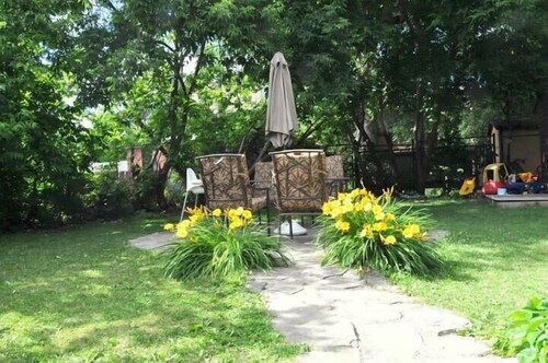 Le Tierra - Private Parking & Huge Backyard