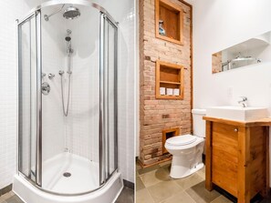 Badewanne, Haartrockner, Handtücher