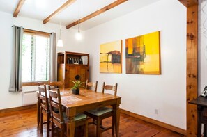 Dining - Le Tierra - Private Parking & Huge Backyard (Montréal)