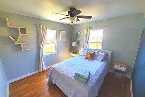 2 bedrooms, desk, iron/ironing board, free WiFi