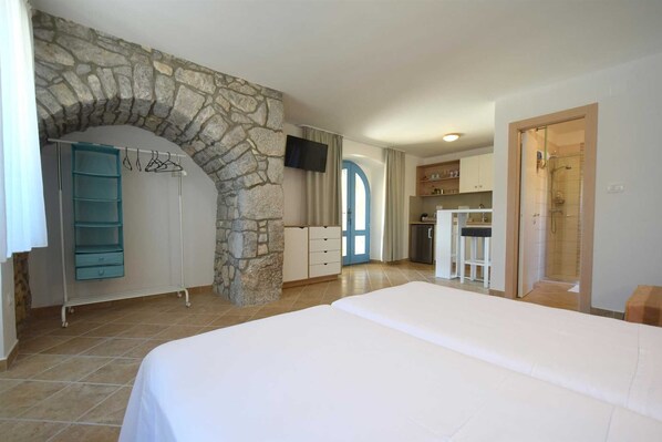 Free WiFi, bed sheets - Studio apartment Depope 1 (Skrbcici)