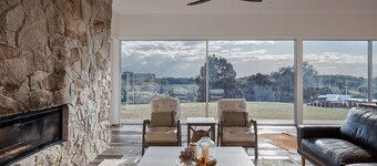 Betty - Black Mountain House