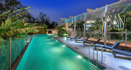 Urban Edge Apartments by Urban Rest