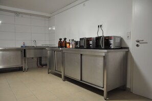 Shared fridge, microwave, oven, stovetop