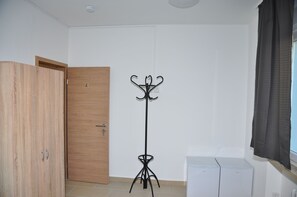Economy Twin Room, Shared Bathroom (Nr. 9) | Interior