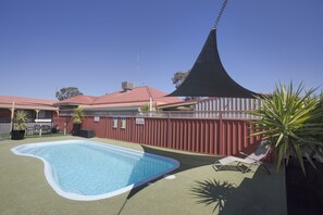 Outdoor pool - Horsham Country City Motor Inn (Horsham)