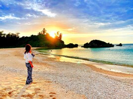 Ubicación cercana a la playa y arena blanca