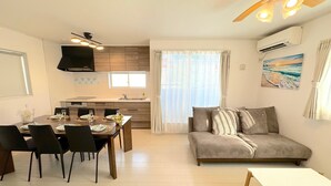 Villa – comfort (B) | Oppholdsområde | Flatskjerm-TV