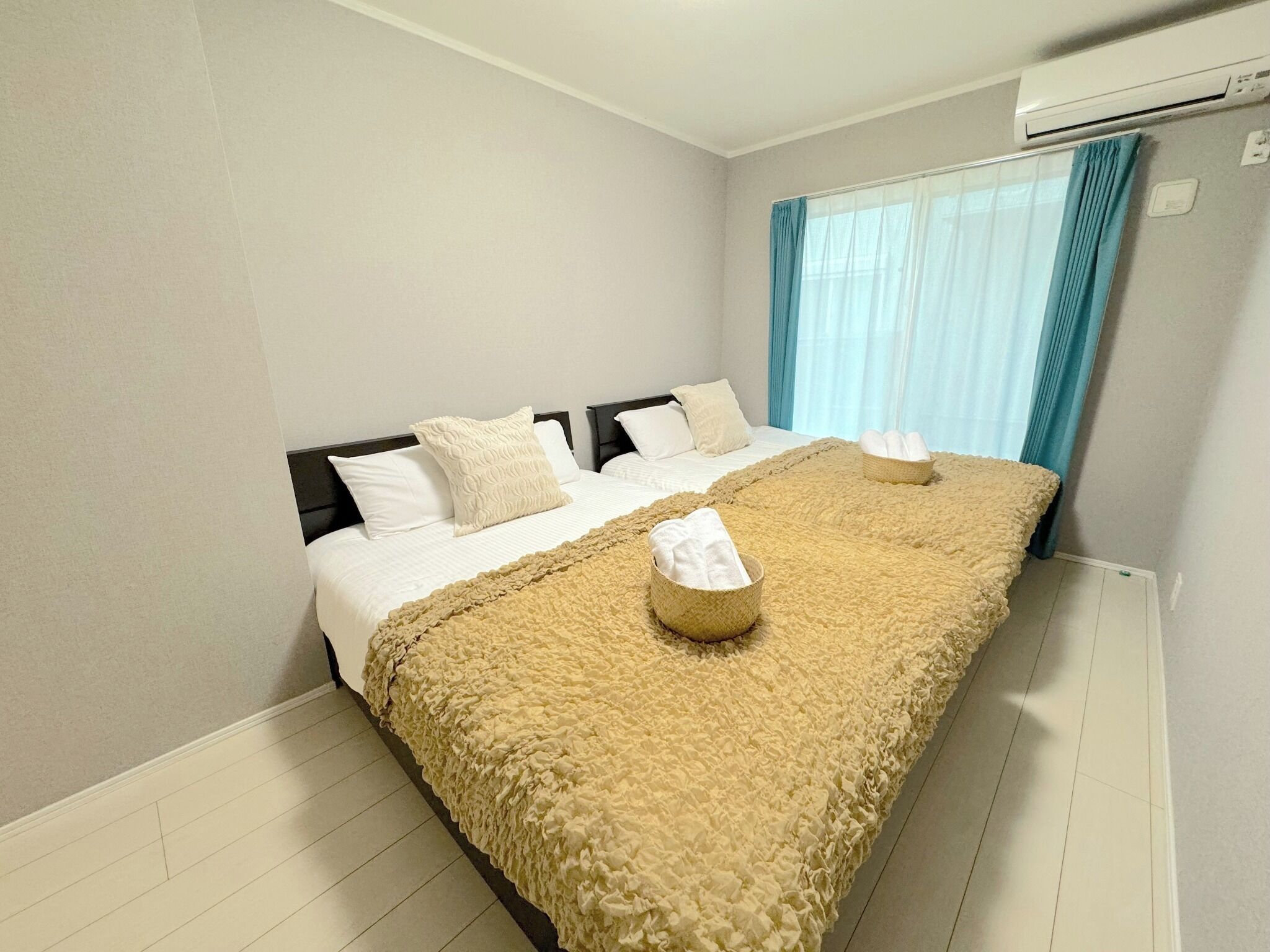4 bedrooms, iron/ironing board, free WiFi, bed sheets