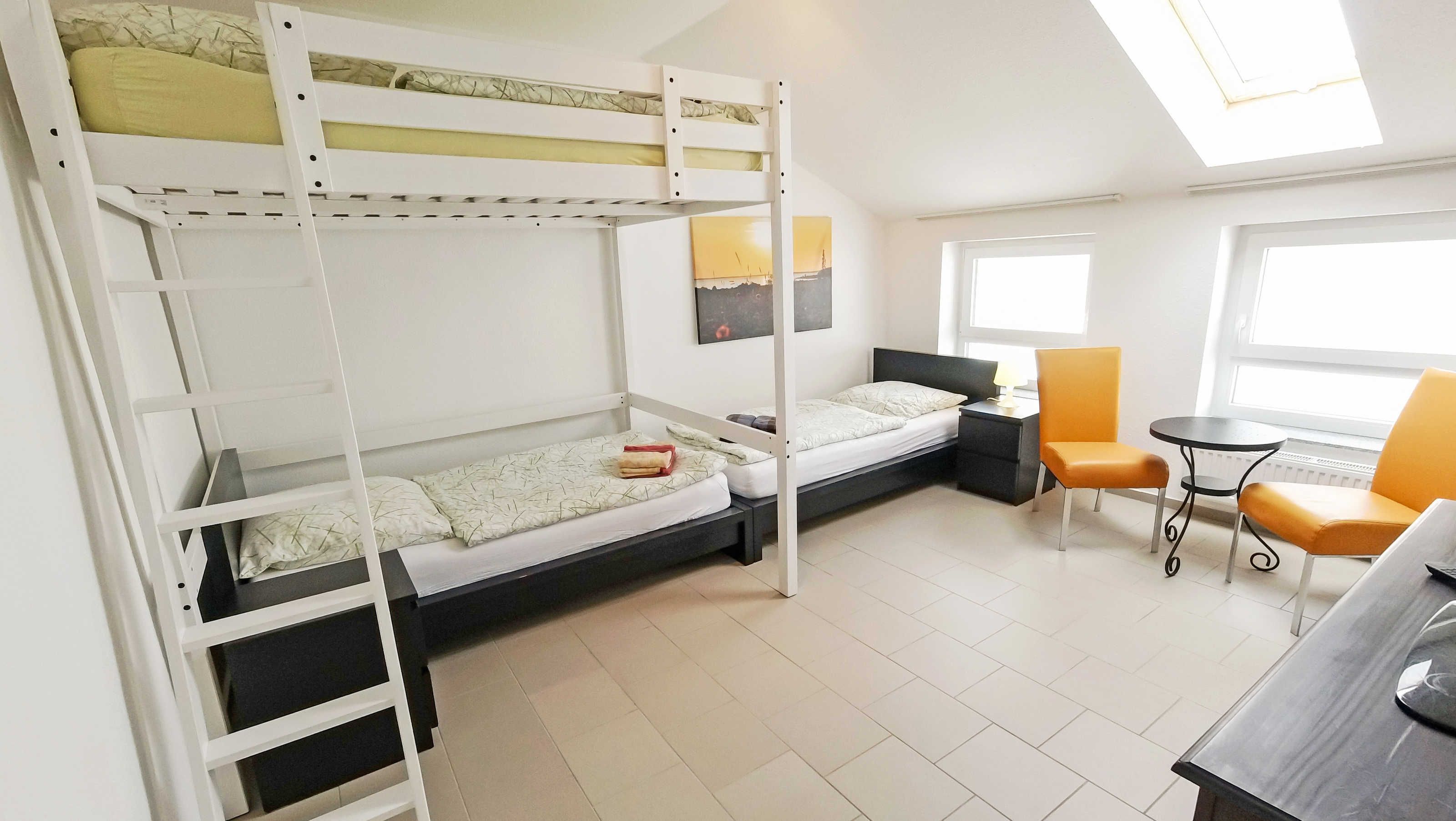 3 habitaciones, cuna de viaje, wifi y ropa de cama 