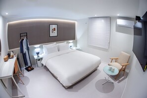 Premium bedding, down comforters, memory foam beds, desk - Hotel  Yam YeonSan (Busan)