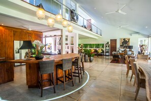 Luxury Villa, 4 Bedrooms | Private kitchenette | Fridge, microwave, oven, stovetop - Luxury Villa Kamehameha (Seminyak)