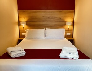 Iron/ironing board, free WiFi, bed sheets - The Piccadilly Hotel (Bournemouth)