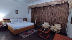 Ropa de cama de alta calidad y minibar 