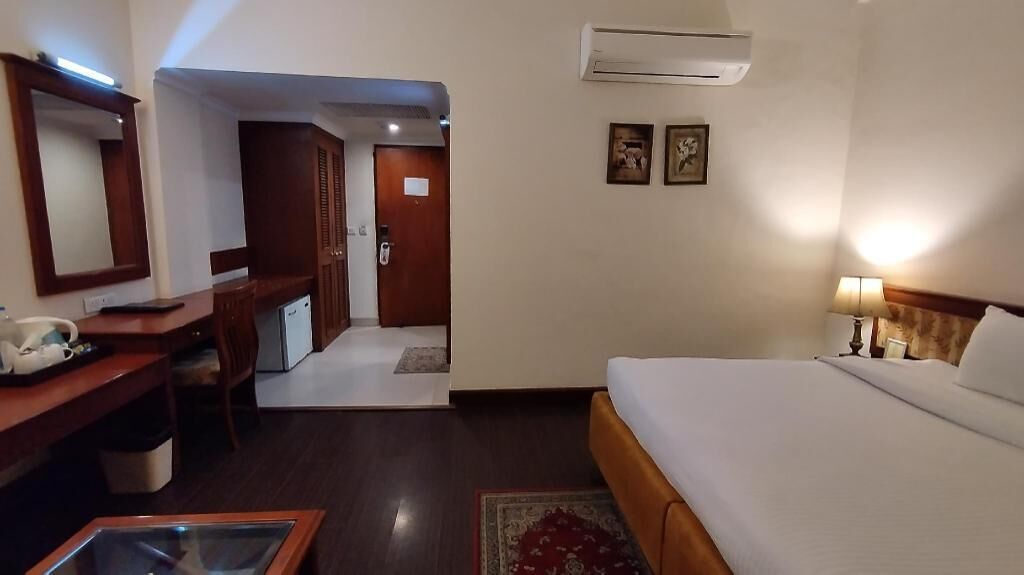 Ropa de cama de alta calidad y minibar 