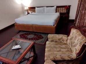Ropa de cama de alta calidad y minibar 