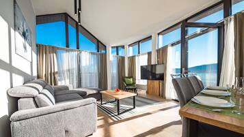 Apartment (3122) | Living area | TV