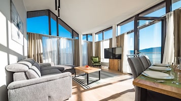 Apartment (3122) | Living area | TV