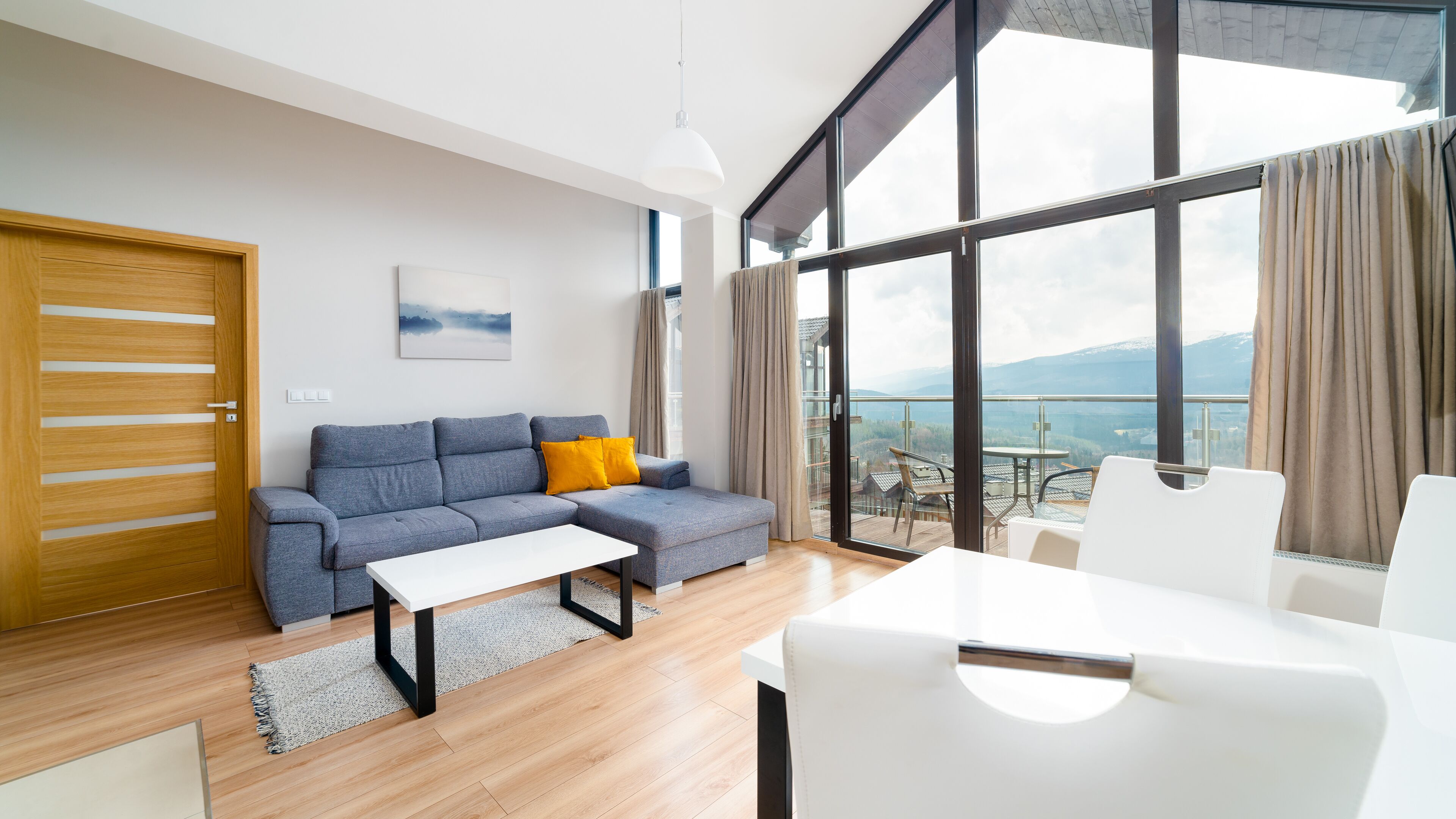 Apartment (3109) | Living room | TV