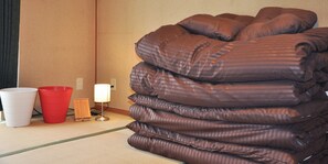 Apartment With Shared Bathroom | Individually decorated, individually furnished, free WiFi, bed sheets