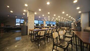Free Korean breakfast on weekdays