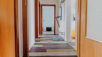 Basic-Apartment | 1 Schlafzimmer, Bügeleisen/Bügelbrett, kostenloses WLAN, Bettwäsche