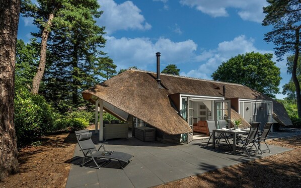 Exterior - Sprielderbosch 14 Luxury holiday rental Veluwe, located on a holiday park (Putten)
