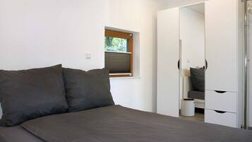 1 bedroom, iron/ironing board, free WiFi, bed sheets