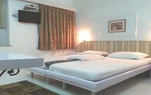 Deluxe Room - Marble Palace Guest House (Kolkata)