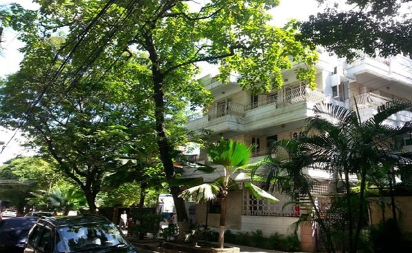 Exterior - Marble Palace Guest House (Kolkata)