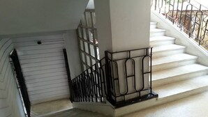 Interior - Marble Palace Guest House (Kolkata)