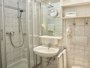Apartment | Bathroom