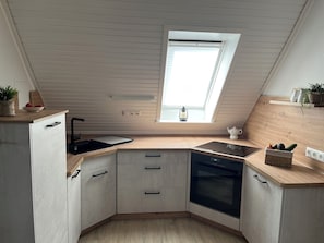 Apartment | Eigene Küche | Mikrowelle, Wasserkocher, Kochgeschirr/Geschirr/Besteck