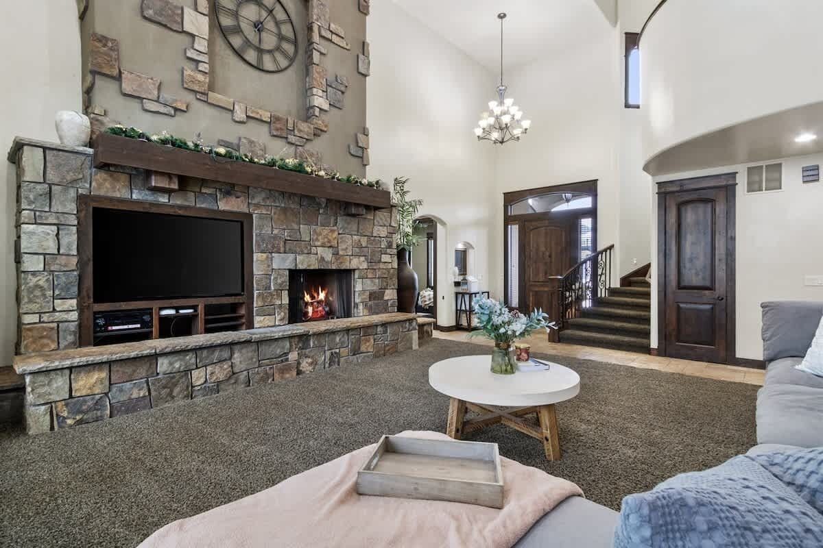 TV, fireplace, DVD player, stereo