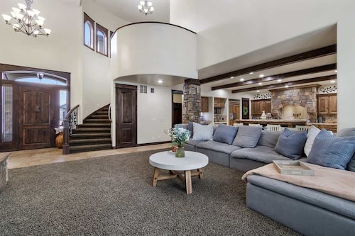 Entertainment Castle With Theatre Room!