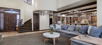 Entertainment Castle With Theatre Room!