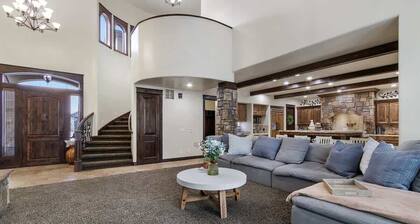 Entertainment Castle With Theatre Room!